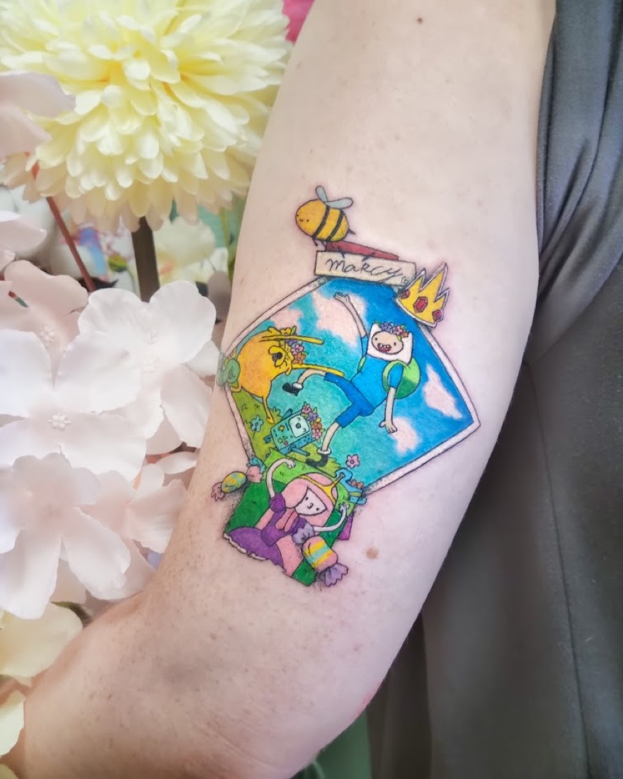 Tatouage Adventure Time réalisé par Erika, Phanpy Ink, Villefranche-sur-Saône