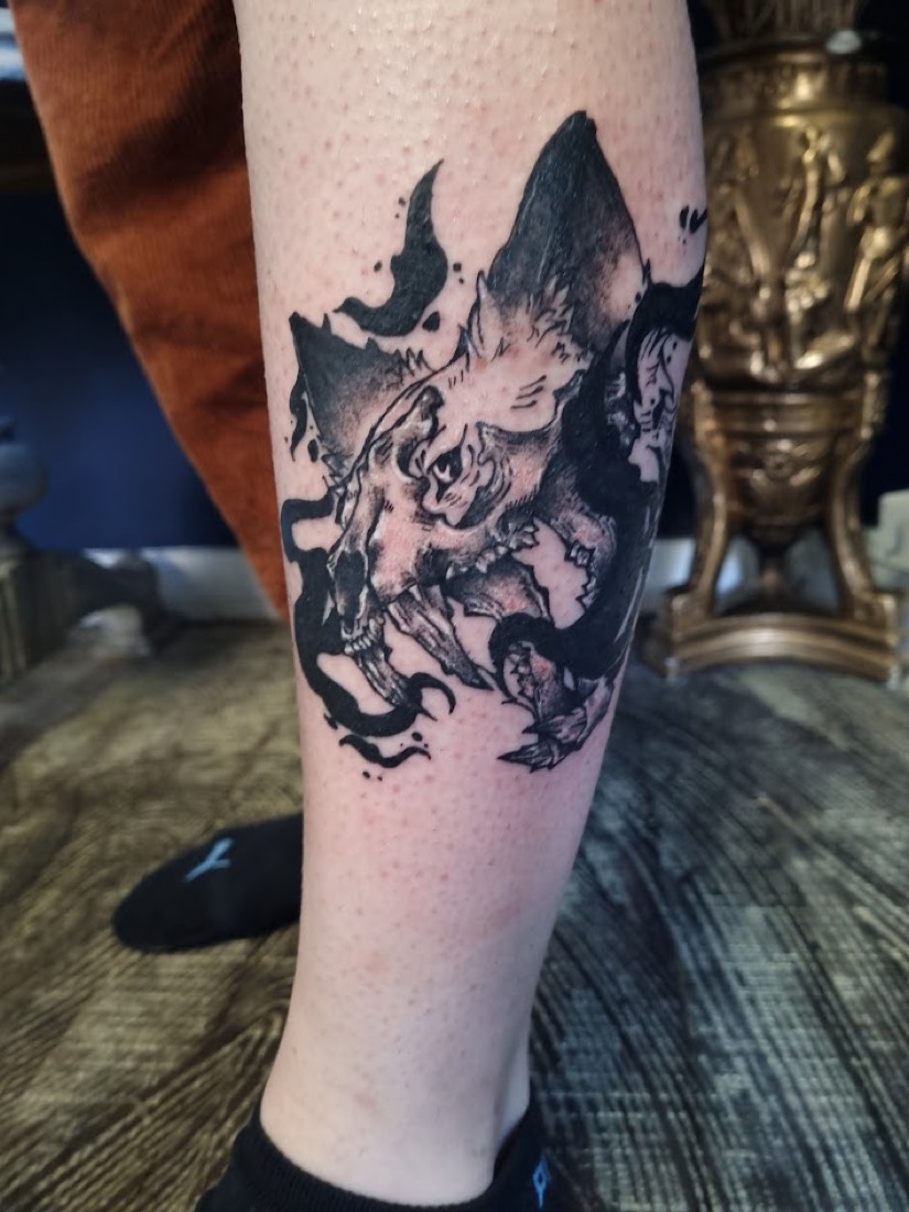 Tatouage Crâne réalisé par Erika, Phanpy Ink, Villefranche-sur-Saône