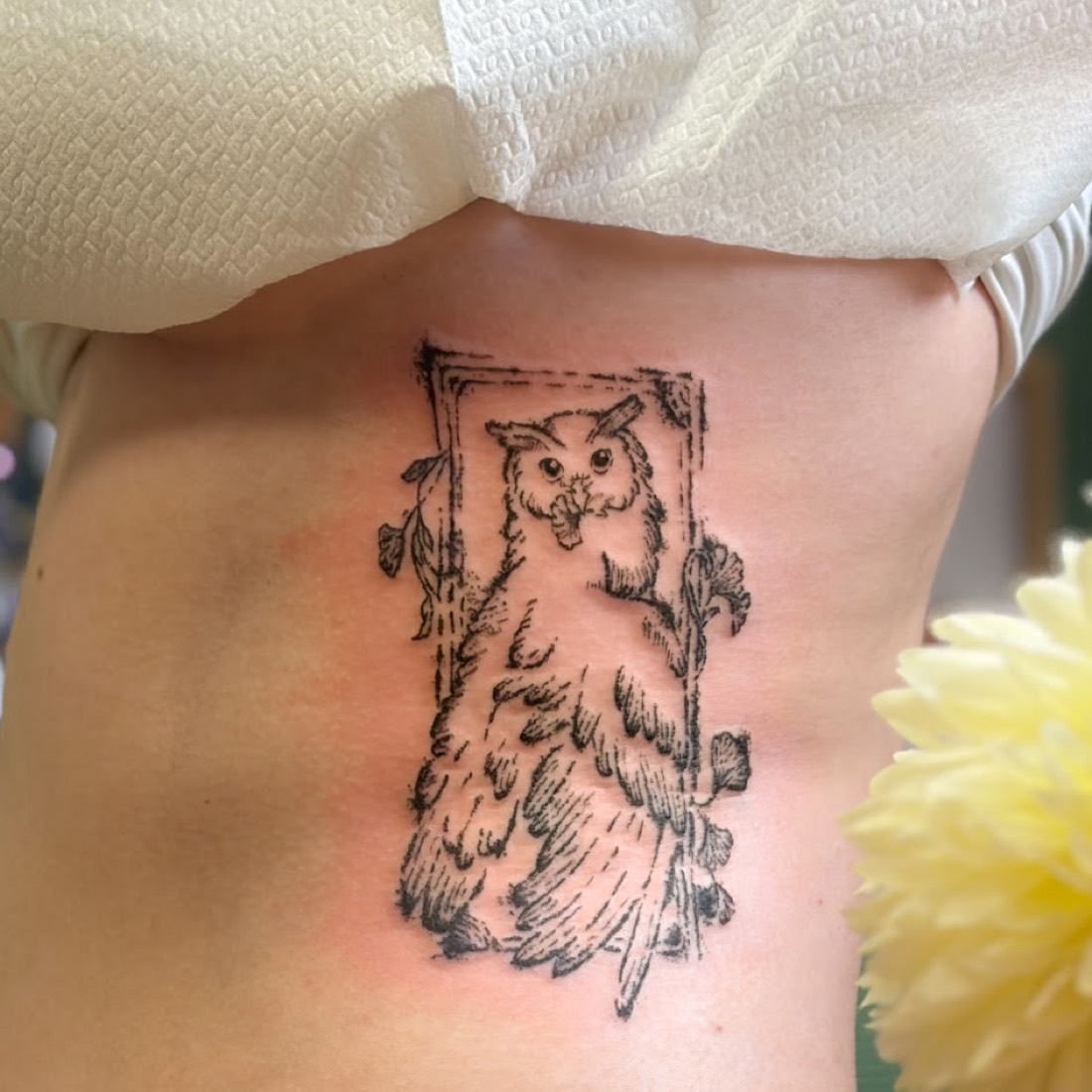 Tatouage hibou en couleur par Erika, Phanpy Ink