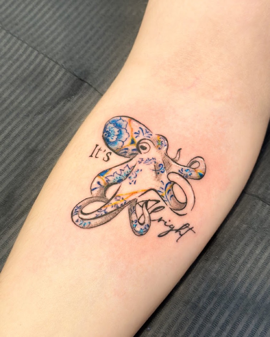 Tatouage poulpe style porcelaine en couleur, Phanpy Ink